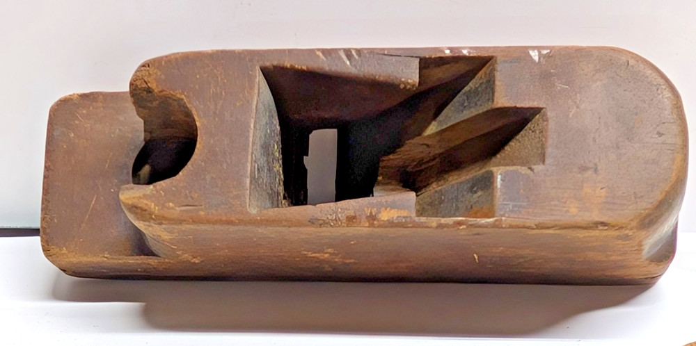 Antique Carpenter Woodworking Plane
