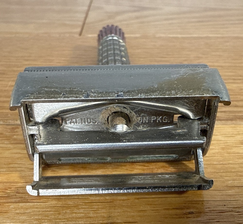 Vtg Gillette Red Tip Safety Razor