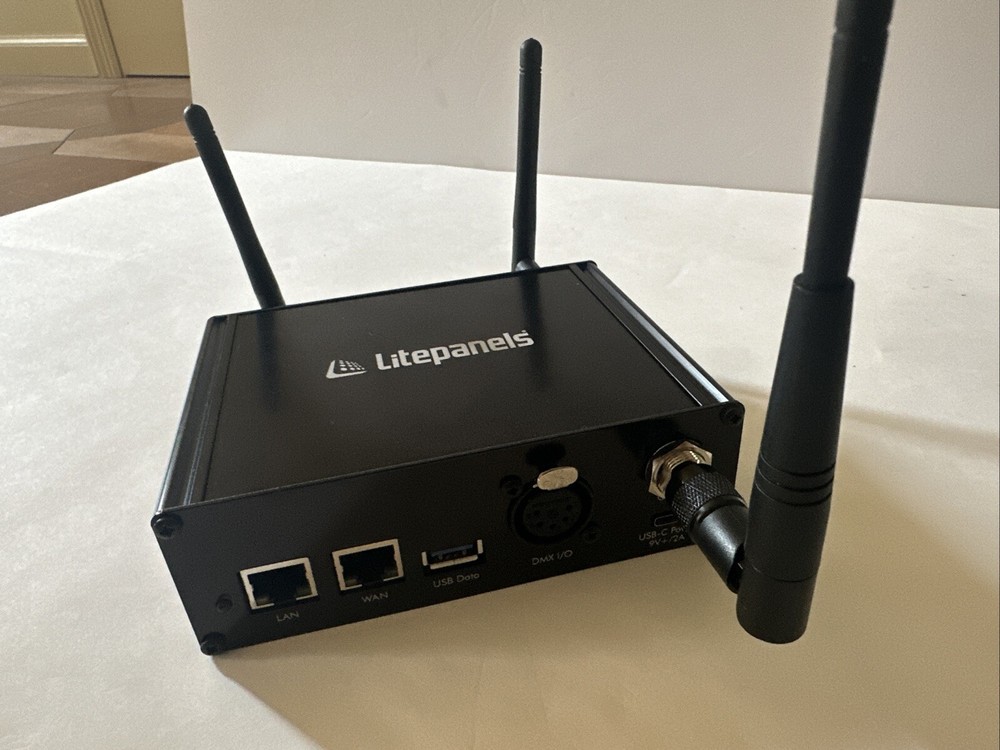 Apollo Wireless DMX Bridge