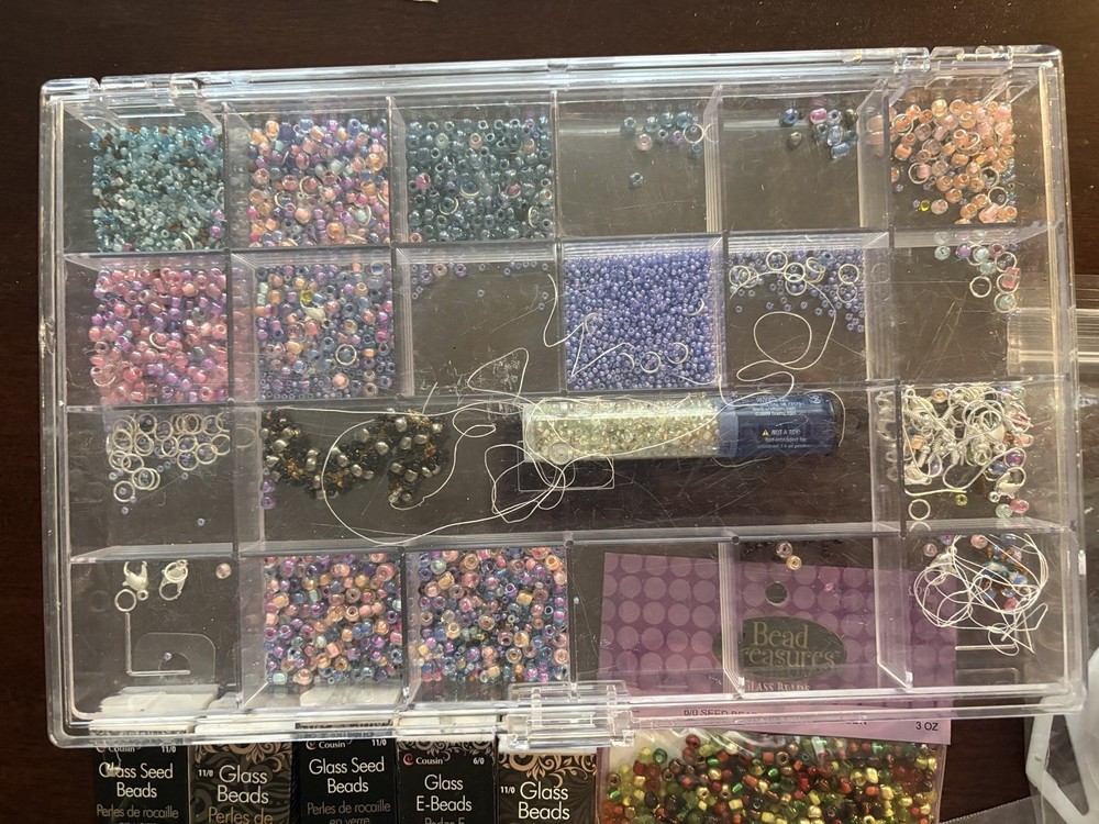 Beading Kit With Beads, String And Additional Accessories ￼