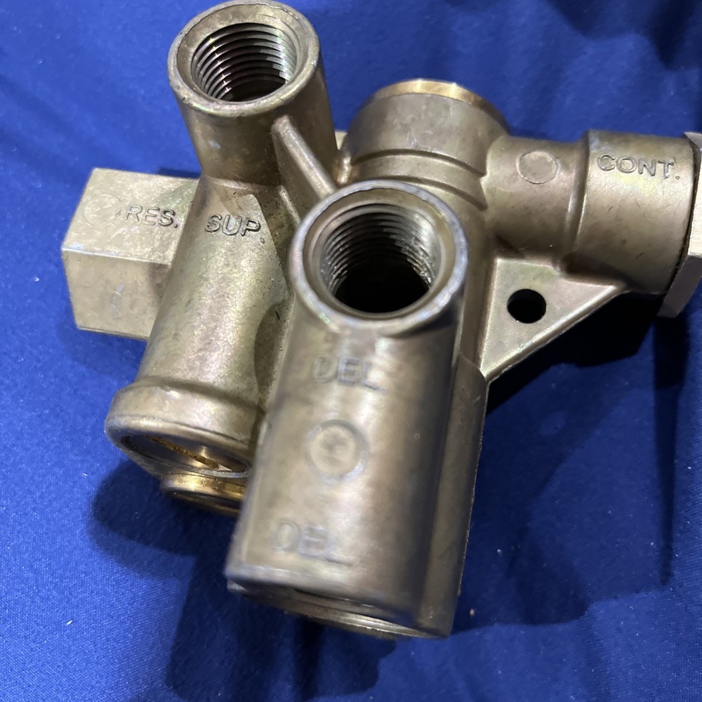 Genuine Sealco 110800 Enhanced Spring Brake Priority Control Valve