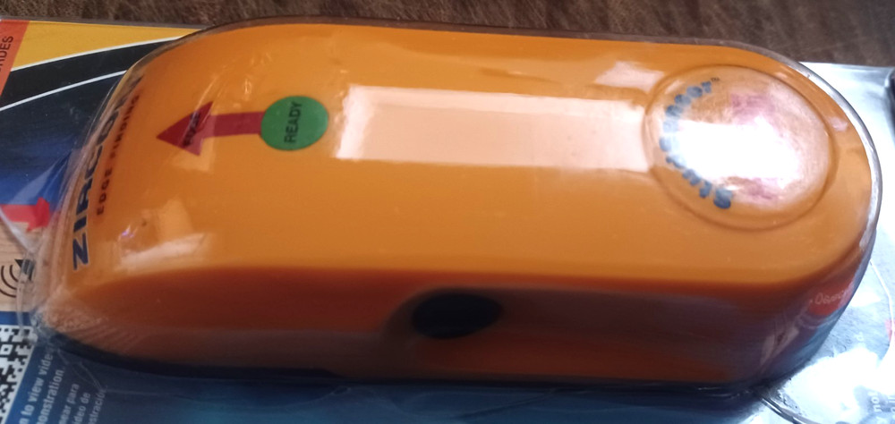 Zircon StudSensor HD25 Wall Scanner Tool Brand New Different Package Defects