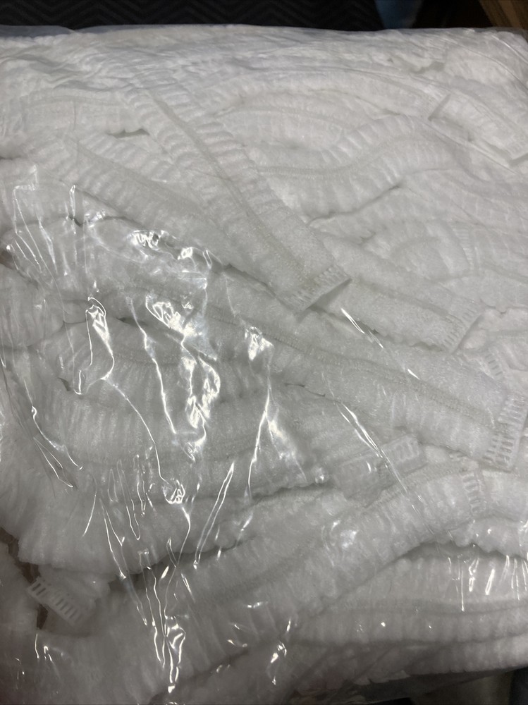 2 cases Bouffant Caps, 24", 2 x 1000/Count