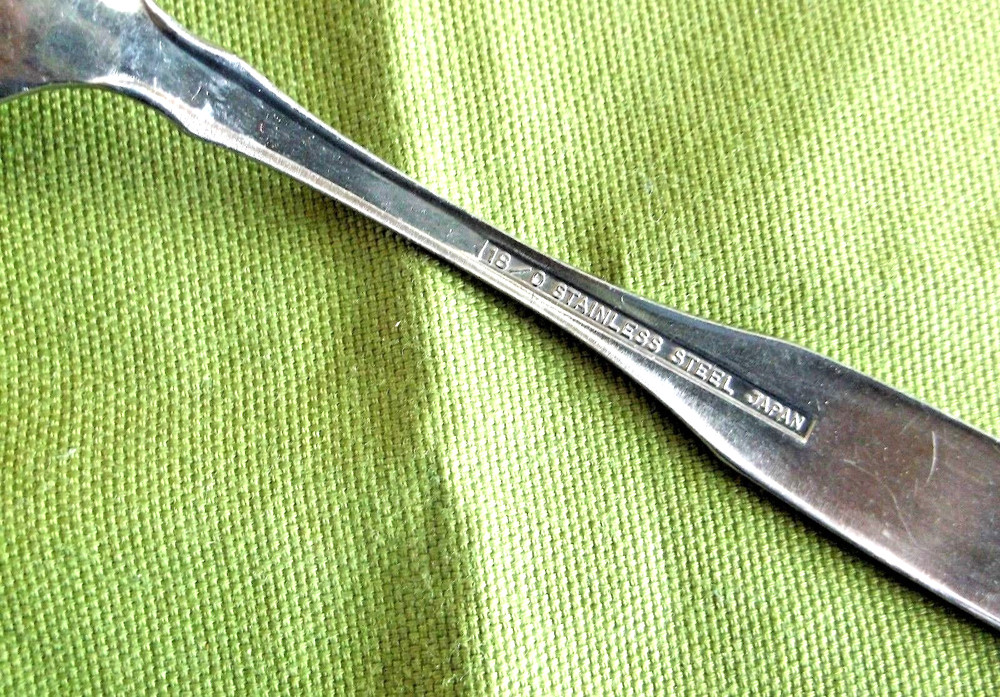 Unknown MFG. UNF40 Stainless Salad Fork Japan Glossy Plain Blunt Handle 18/0