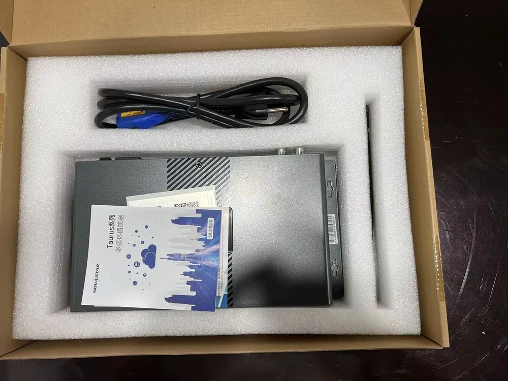 2.3 million pixels loading Novastar Multimedia Player TB60 LED Screen Controller