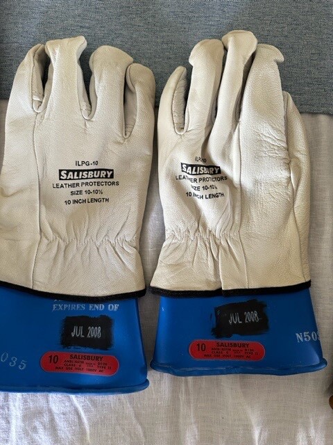Estex bag with high voltage gloves