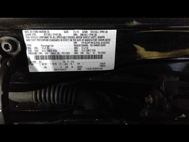 FOCUS 2016 Glove Box 381207