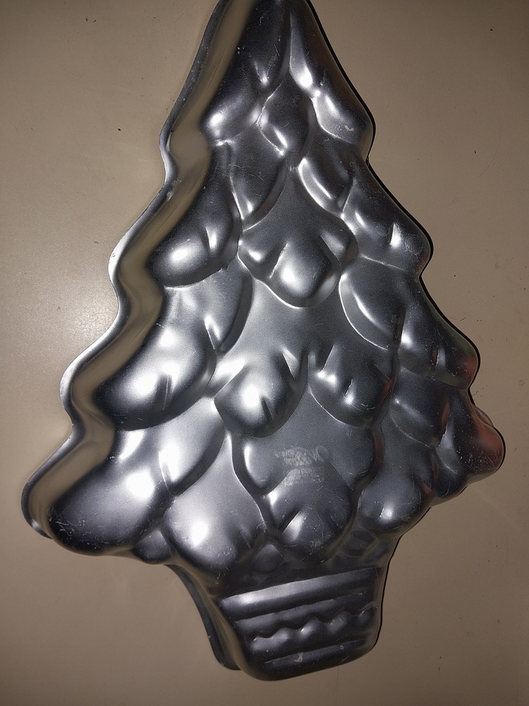 wilton pan tree 502-1107 used