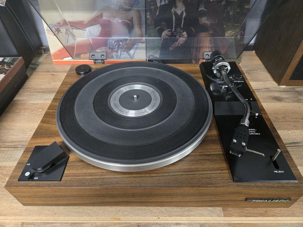 Realistic Lab-250 Turntable Near MINT