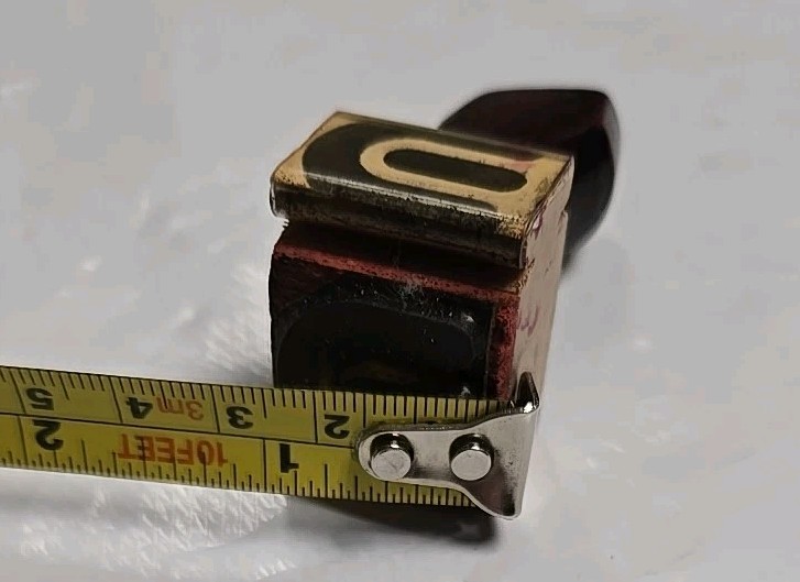 Vintage Rubber Stamp Wood Handle "E" Or "U"