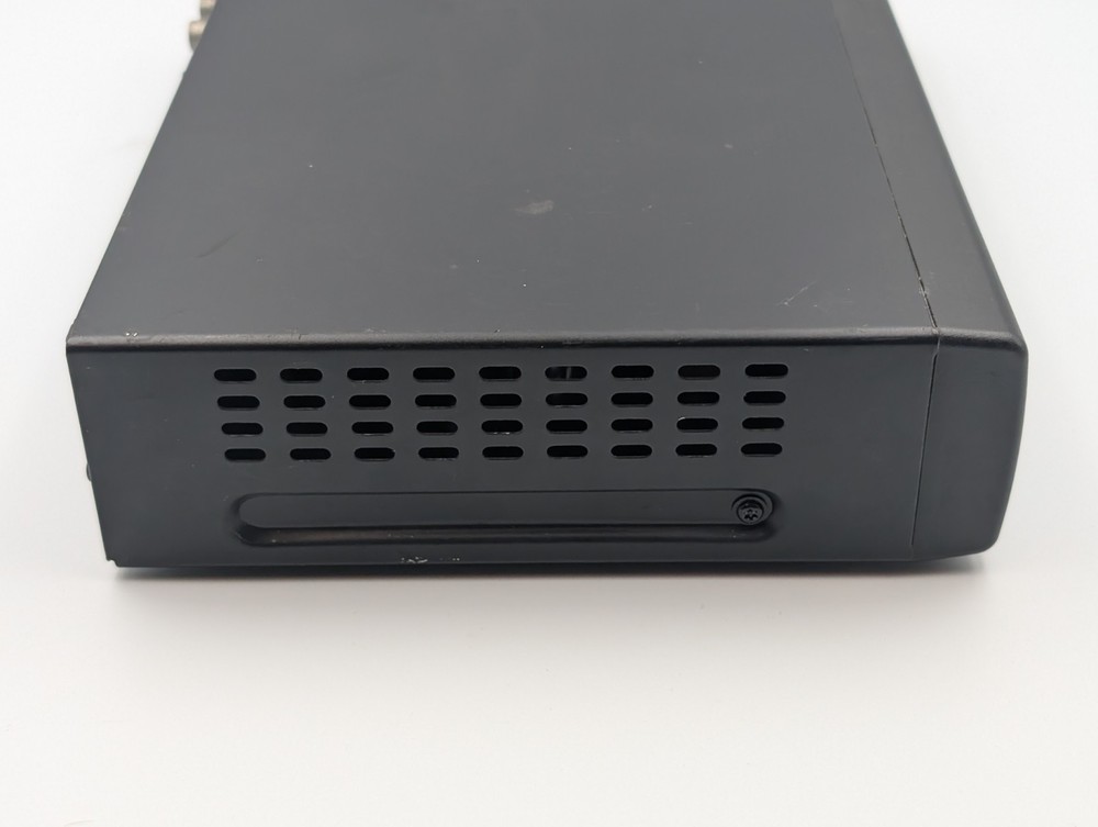 DirecTV D12-100 Satellite Receiver w/ Access Card – Powers On Untested