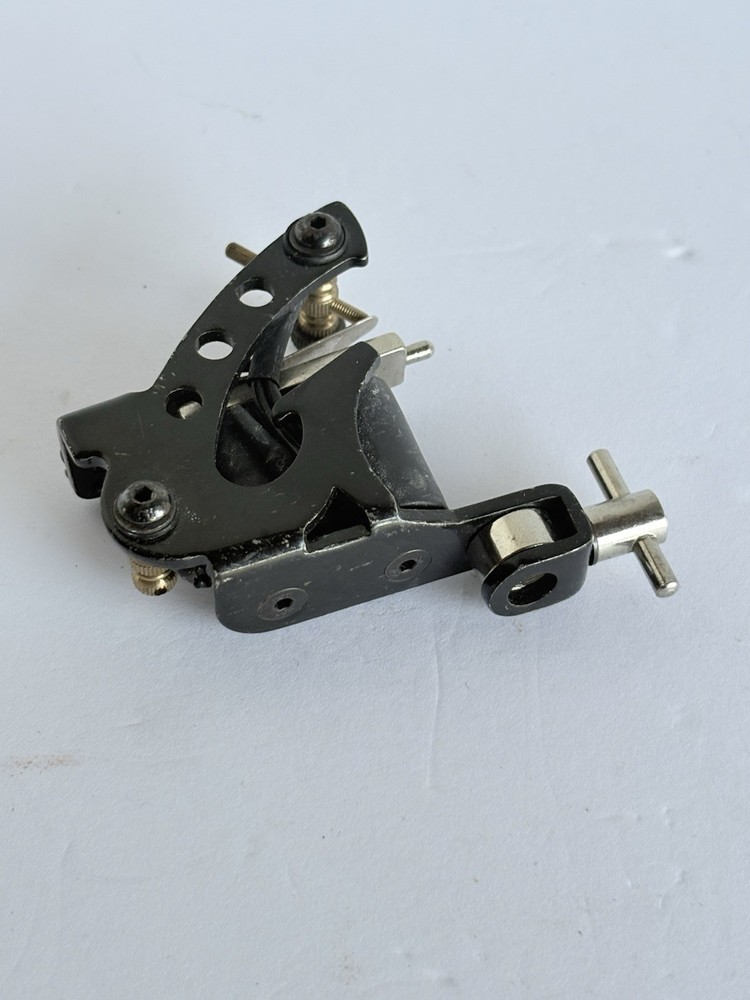Black G tattoo coil machine