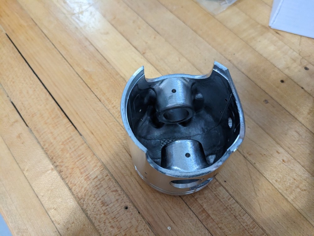 1983-1985 Kawasaki KDX200 piston