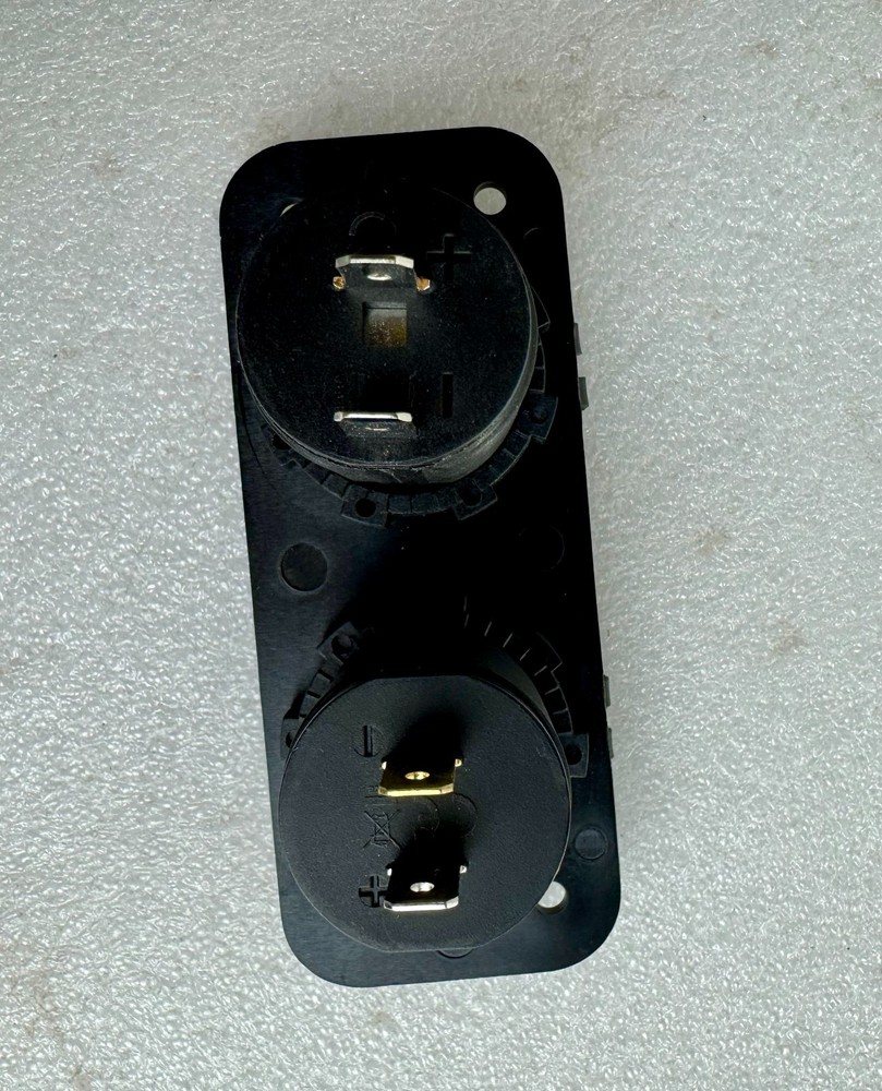 Quick Charge Dual USB Port & Cigarette Lighter Socket 12V