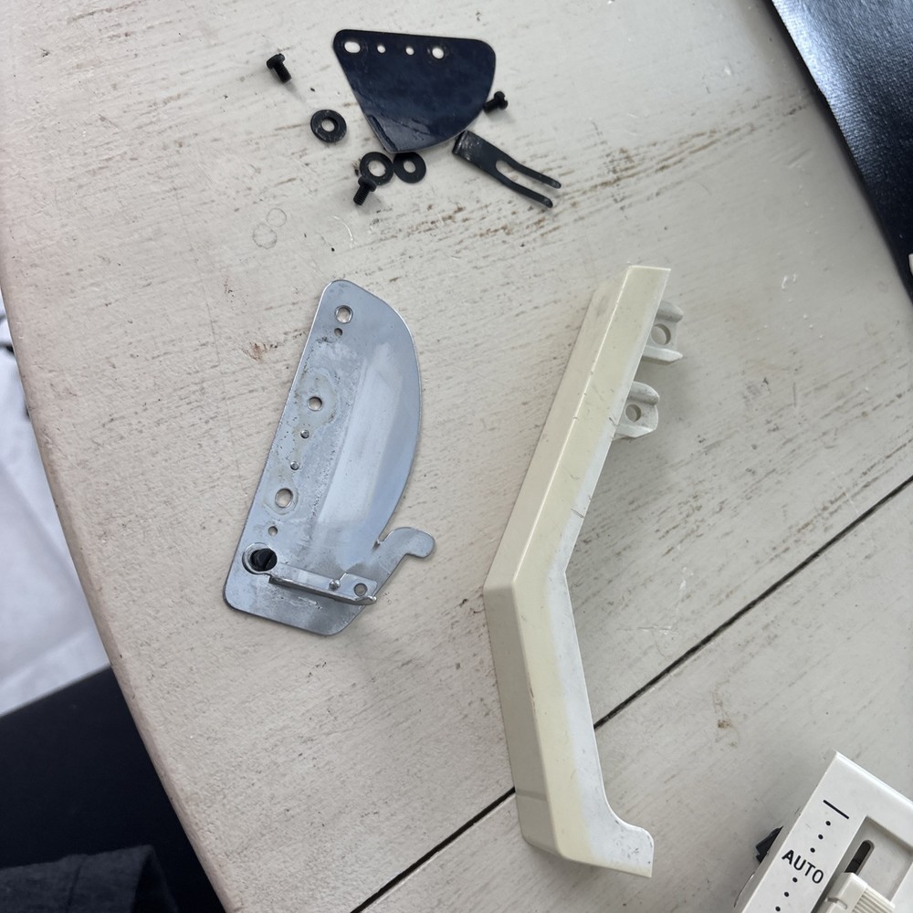 Original Singer Sewing Machine #93220 Tension & Thread Guide Assembly Part