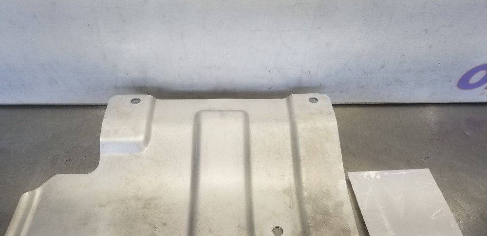 06 GMC SIERRA 2500 FRONT FRAME SKID PLATE