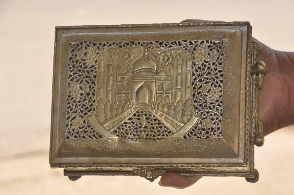 Vintage Jali Cut Engraved Solid Handcrafted 14 Compartment Betel Nut Brass Box