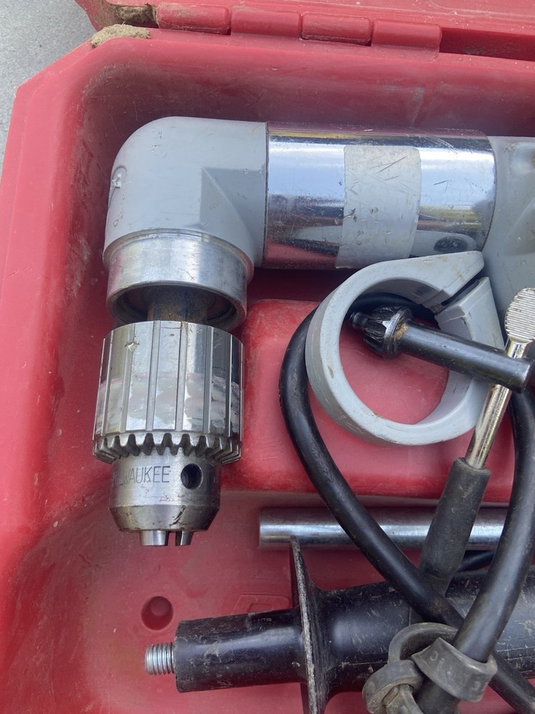 Milwaukee 3107-6 1/2in D-Handle Right Angle Drill Kit