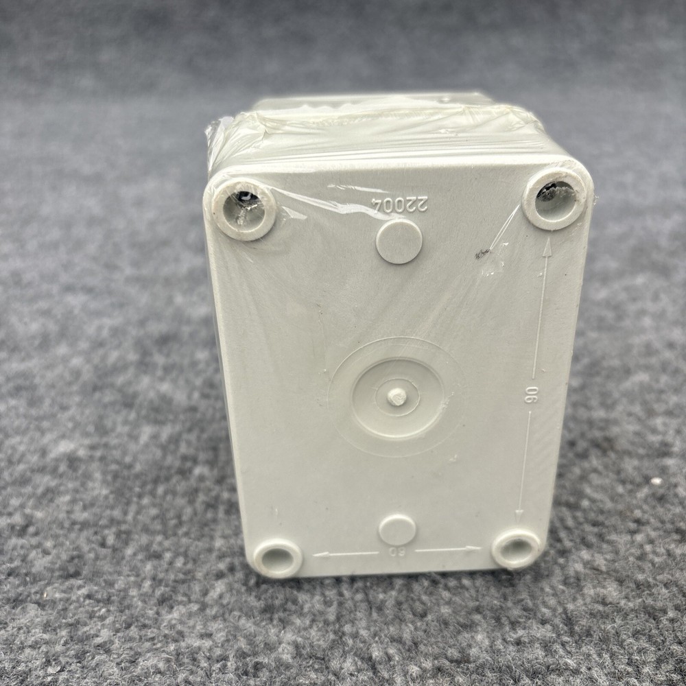 Farnell B85PG Small Polycarbonate Box 223268 New