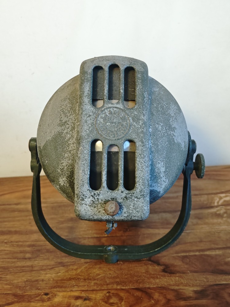 Strand Patt 23 Theatre Light (A)
