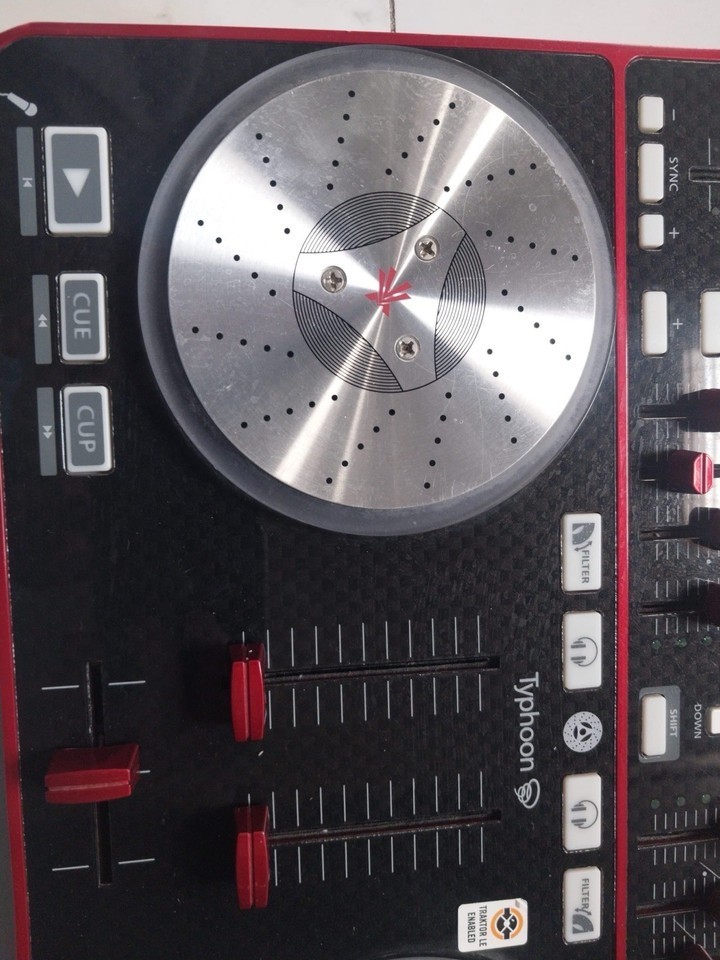 Vestax Typhoon DJ Virtual Midi Controller Double Deck Windows Mac 2009