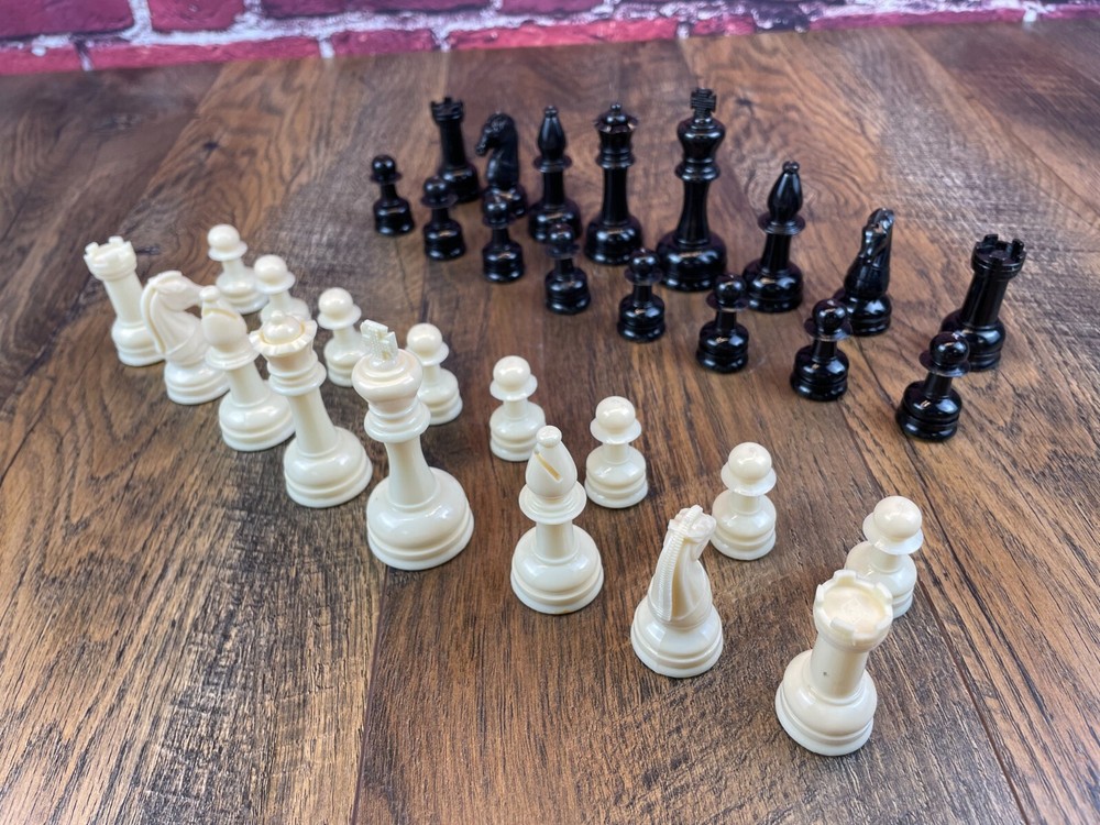 Vintage E.S. LOWE CHESS SET ONLY - Complete Set Without Board Case or Any Papers