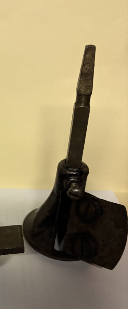 ANTIQUE ADJUSTABLE HOLLOW AUGER SPOKE POINTER