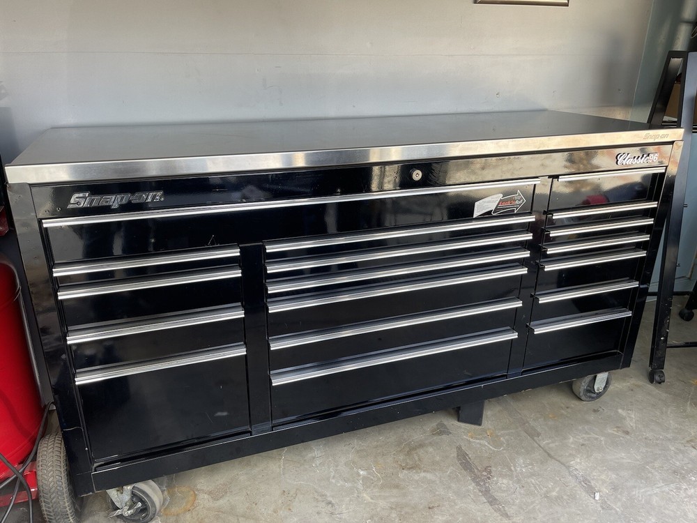 Snap on Classic Series Roll Cab, Gloss Black, with Stainless Steel Work Surface.
