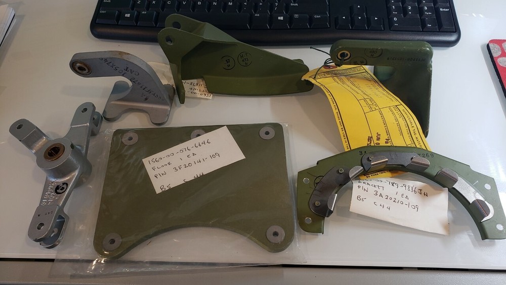 LOT OF 6 - LOCKHEED MARTIN PARTS C141 STARLIFTER