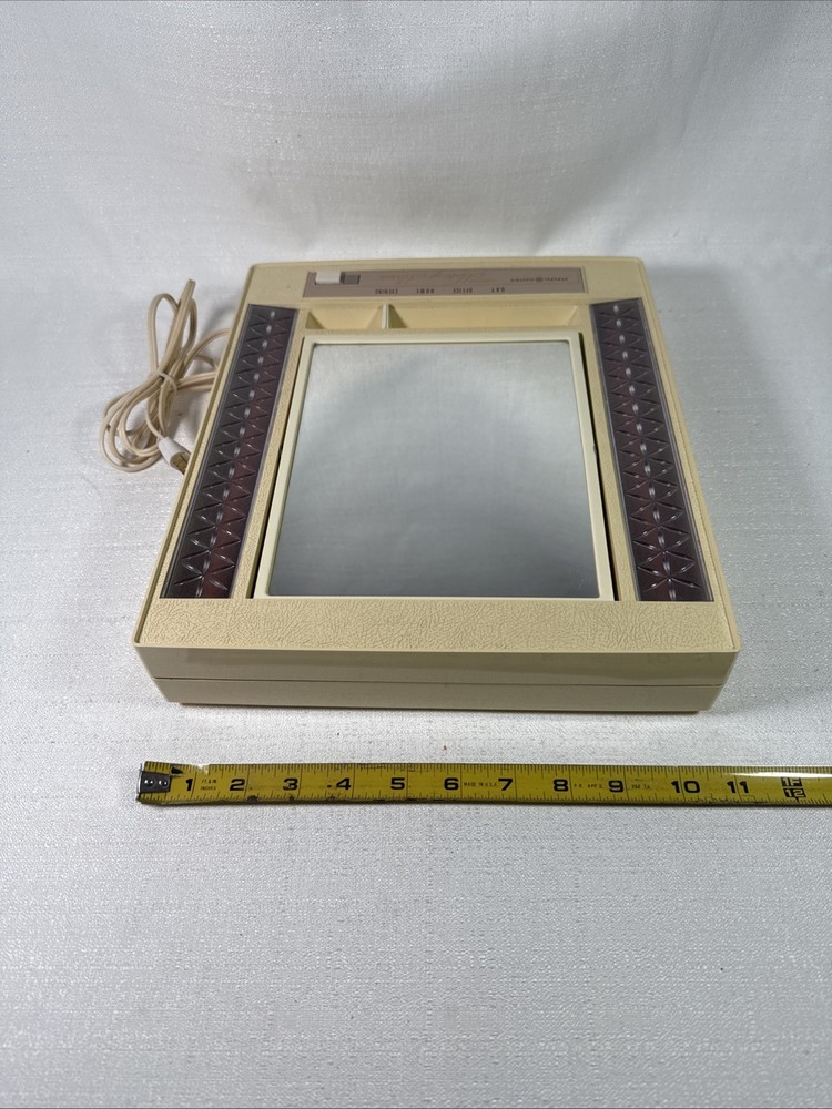 Vintage GE General Electric EUC Lighted Make Up Mirror