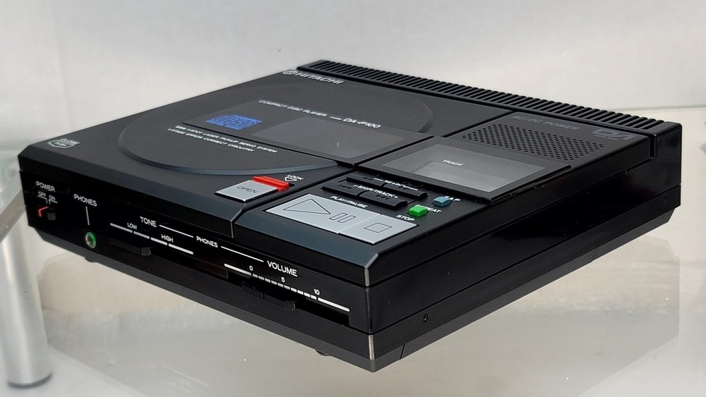 Vintage Hitatchi Discman CD Player DA-P100 Compact Disc Player W/Box tested work