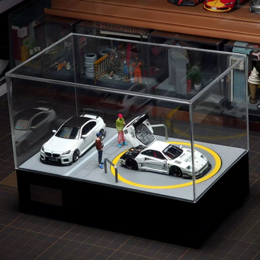 1:64 Scale Desktop Rotating Parking Diorama Display Model