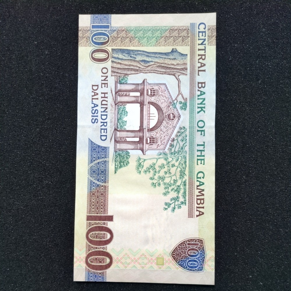 (ND/2013) - Gambia - 100 Dalasis Banknote - P.29 - Prefix E - UNC