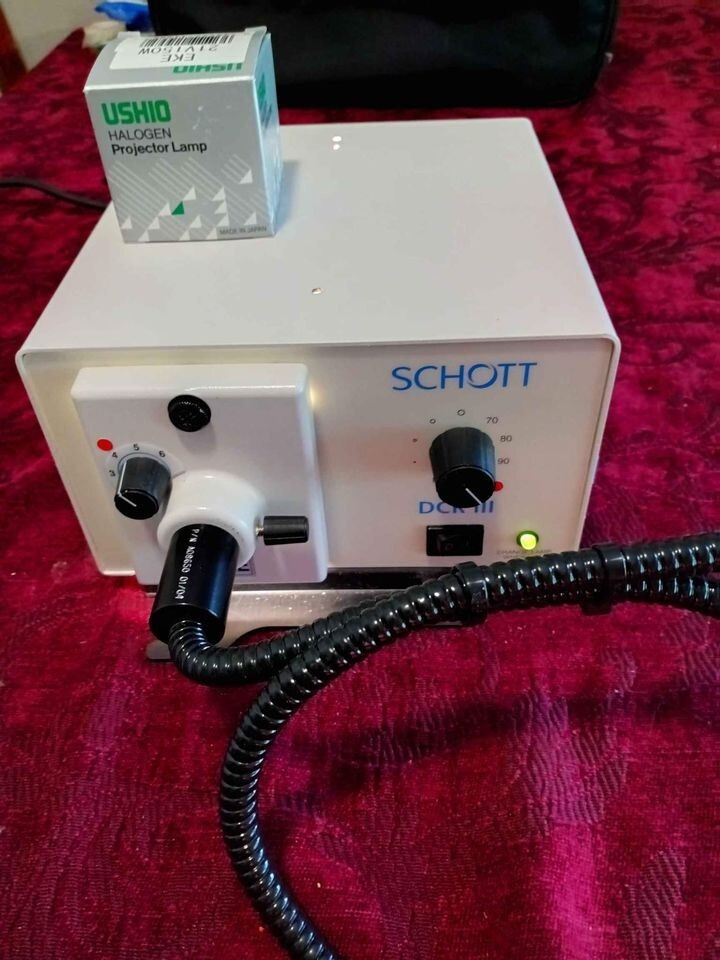 SCHOTT DCR III DC-REGULATED LIGHT SOURCE