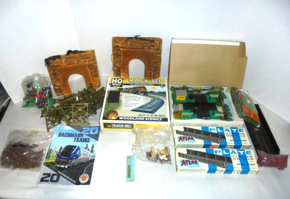 HO SCALE TRAIN ACCESSORY LOT GREAT FOR MAKING A TRAIN LAYOUT