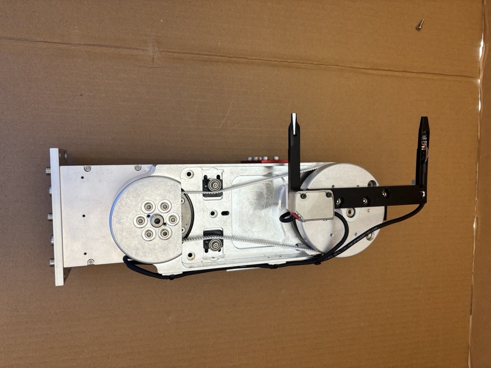 Evident SCARA robotic arm with Keyence Laser Sensor LR-Z