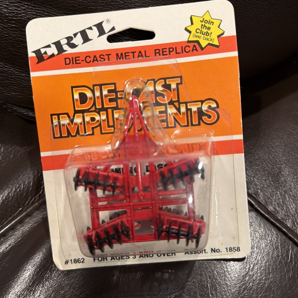 Ertl 1:64 Red Wing Disc #1862*