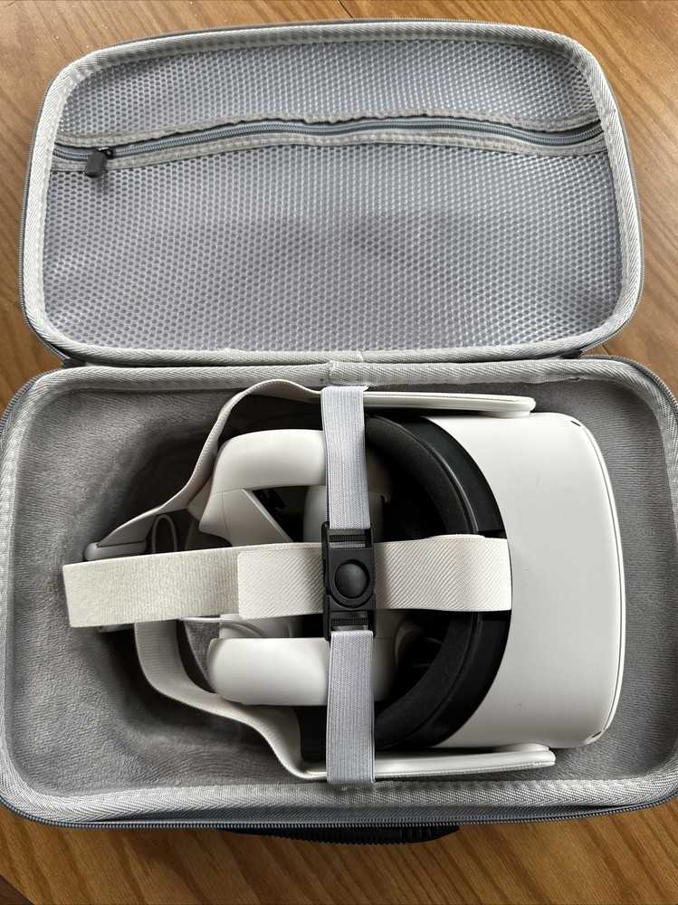 Hard Padded Oculus Quest 2 Carrying Case with Handle - Gray
