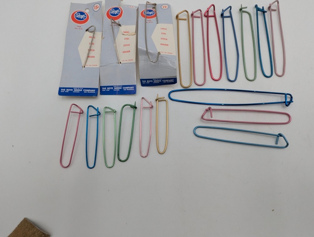 19 Vintage Stitch Holder Knitting tool.