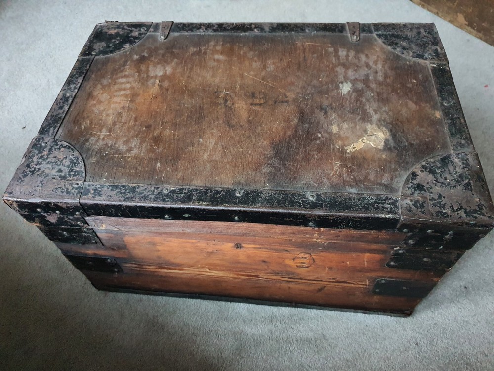 1920s Vintage Flat Top Steamer Trunk