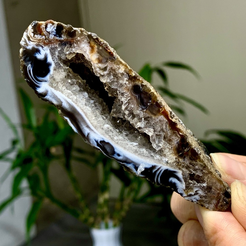 103G Natural agate geode quartz cluster crystal specimen Healing