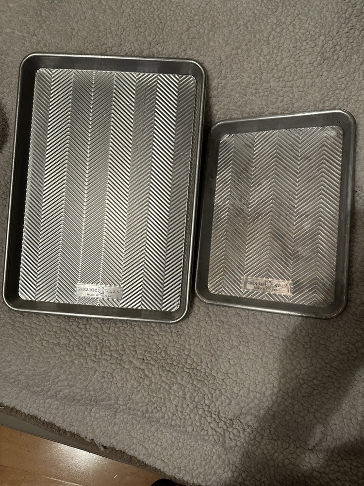 Nordic Ware Two-Piece Silver Aluminum Rectangular Easy Clean Baking Tray Set