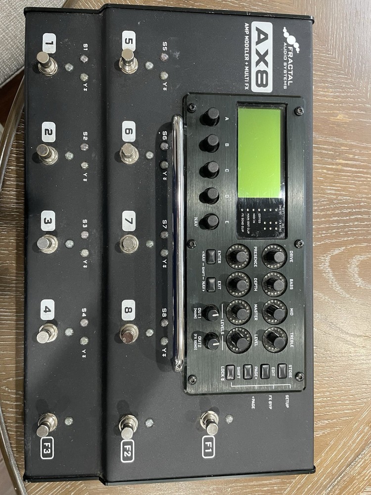 Fractal Audio Systems AX8 Floor Amp Modeler/Multi-FX Processor Pedalboard 2