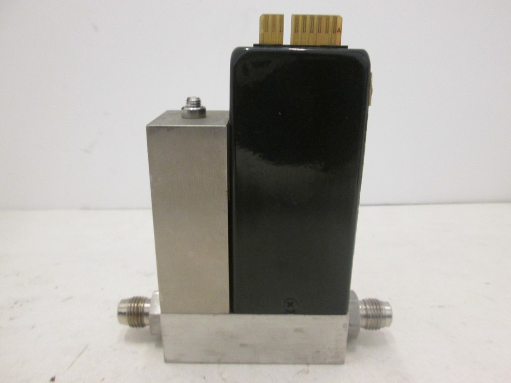 Unit UFC-1110A, Mass Flow Controller MFC, N2, 15 SLM, Used