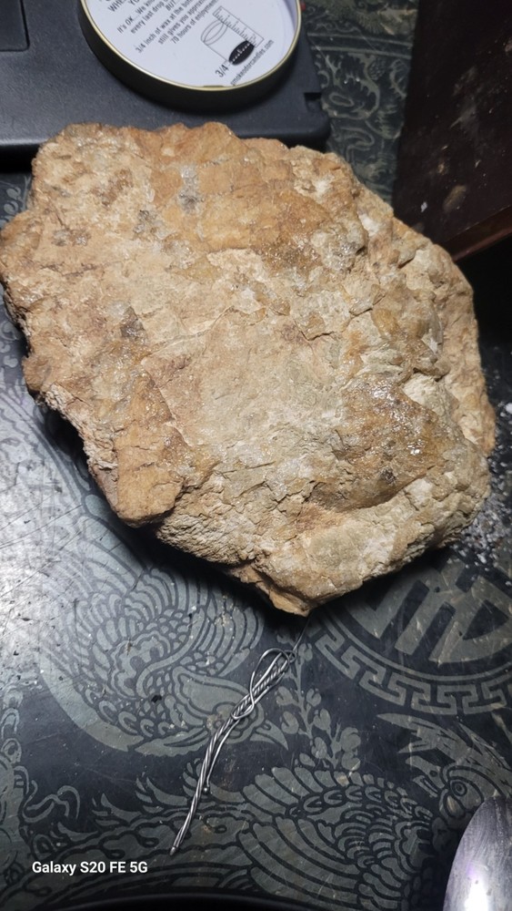 gold ore in quartz