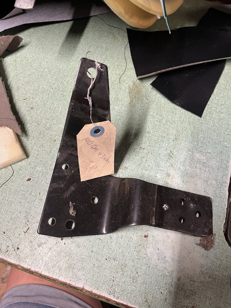 140QM434M Mack granite Hood Bracket