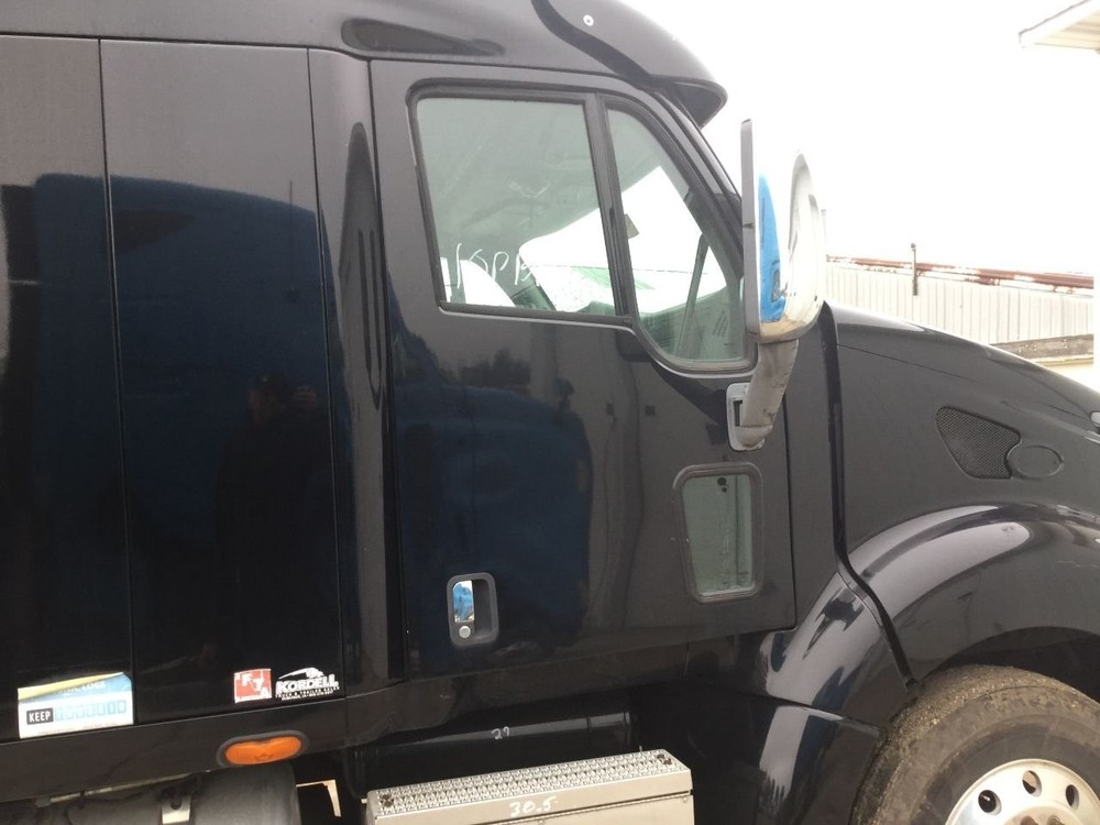 2000-2011 Peterbilt 387 BLACK Right/Passenger Door - Used