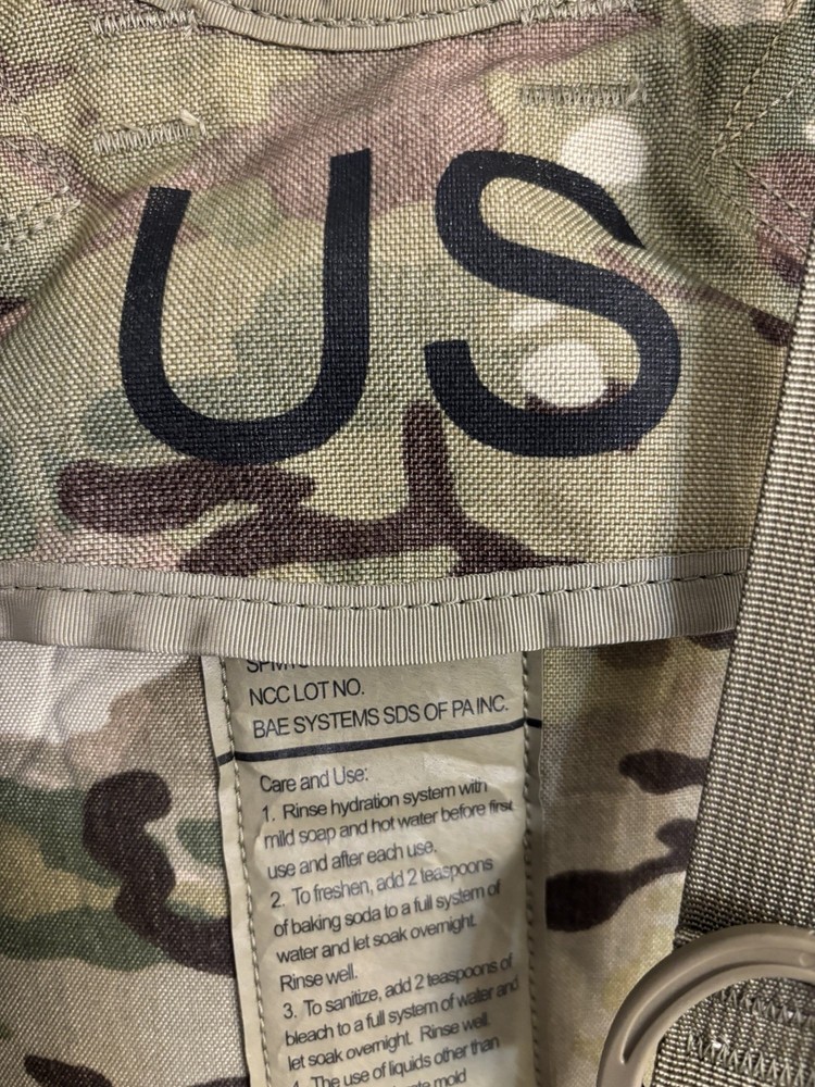 US Army Issues Molle 11 Hydration System Carrier - New