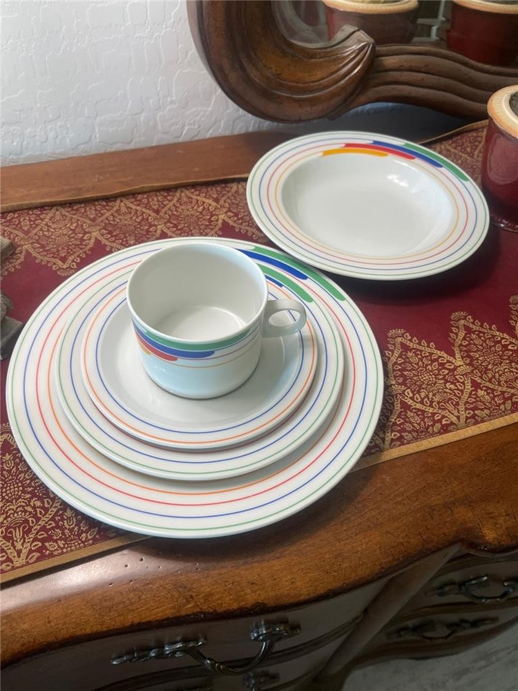 Studio Nova China -  HI FI Rainbow Pattern  - 5 Piece Place Setting - NICE !