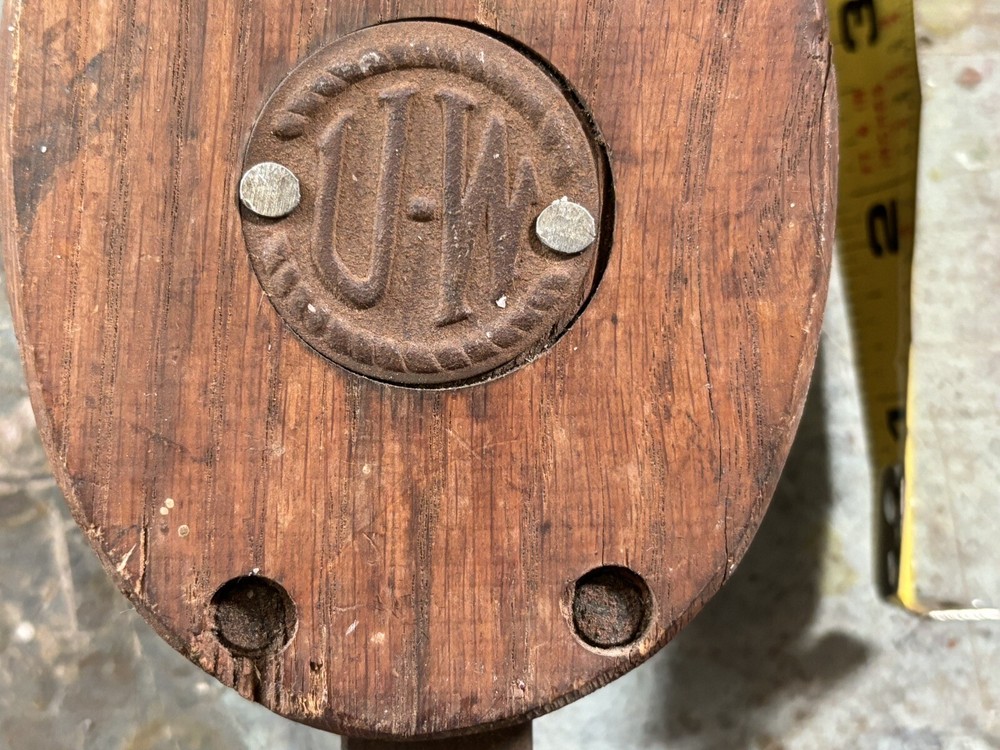 UW Wooden Pulley 4